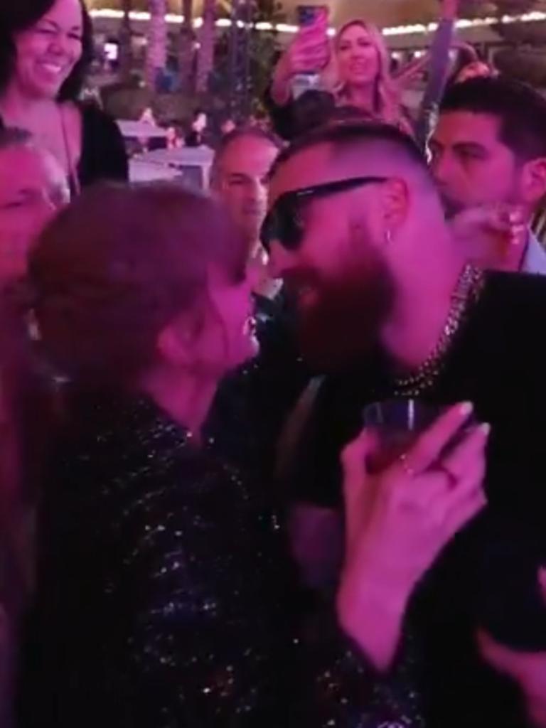 Taylor Swift and Travis Kelce seem very in love. Picture: Credit X