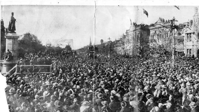 The Prince of Wales, later King Edward VIII, and the Duke of Windsor, visited Adelaide in 1920. One of his official acts during his royal visit was the unveiling of the statue of King Edward VII, his grandfather, on North Terrace, Adelaide.