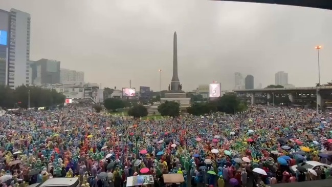 Pro-Democracy Protesters Throng Bangkok’s Victory Monument | Daily ...