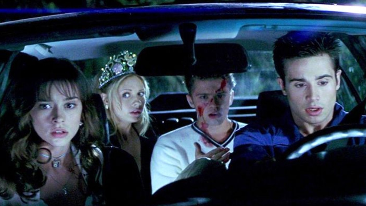 Love Hewitt, Gellar, Phillippe and Prinze Jr. in a scene from the original movie.