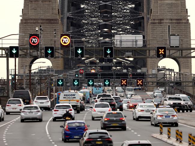 SYDNEY, AUSTRALIA - NewsWire Photos JULY 19, 2024: Traffic going over the Sydney Harbour Bridge. NSW has launched a new taskforce to investigate fraud in the demerits system.Picture: NewsWire / Damian Shaw