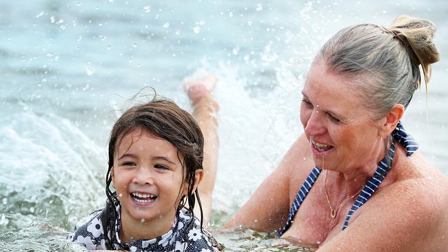 Amanda Lowry and her granddaughter Francesca Cincotta, 4, escape the heatwave conditions. Picture: Liam Kidston.