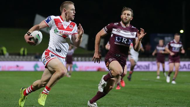 Dragons fullback Matt Dufty streaks away for a try that turned the game on its head at Nestrata Jubliee Stadium. Picture: Getty Images