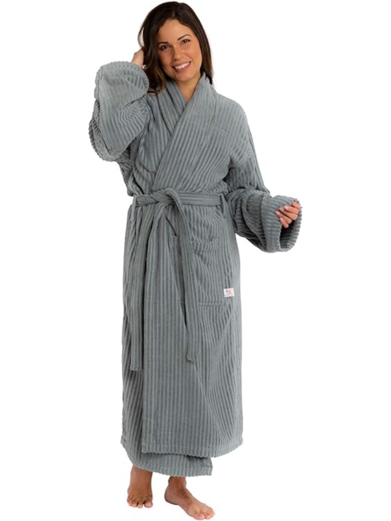 Trends Alley Ribbed Velour Terry Bathrobe. Image: Amazon Australia.