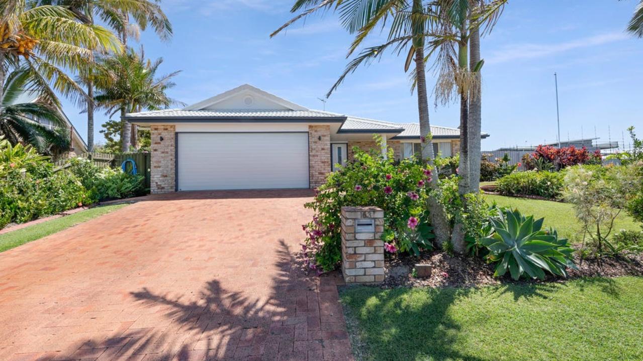 163 Barolin Esplanade, Coral Cove, sold for $870,000