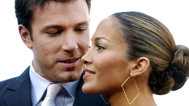 FEBRUARY 9, 2003 : Actor Ben Affleck & his fiancee, actor & singer Jennifer Lopez, arrive at the premiere of the film