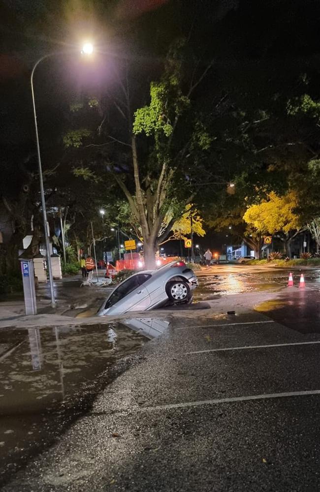 Sinkhole Opens Up On Short Street In Southport On The Gold Coast | Gold ...