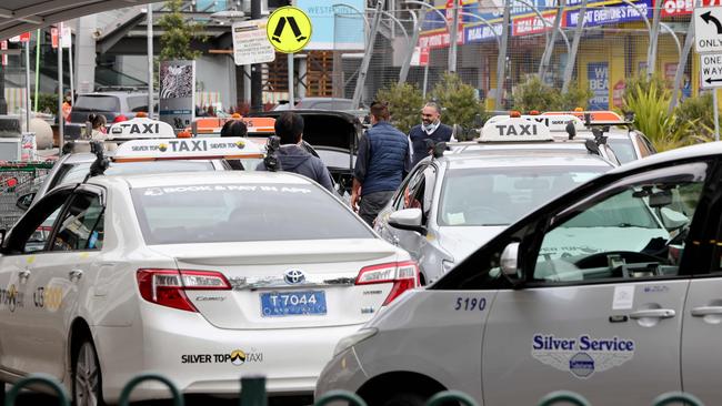 A new $60 fare cap could soon be applied to taxi trips to and from Sydney Airport to the CBD. Picture: NewsWire / Damian Shaw