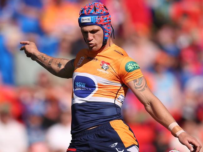 NEWCASTLE, AUSTRALIA - SEPTEMBER 01: Kalyn Ponga of the Knights kicks the ball during the round 26 NRL match between Newcastle Knights and Gold Coast Titans at McDonald Jones Stadium, on September 01, 2024, in Newcastle, Australia. (Photo by Scott Gardiner/Getty Images)