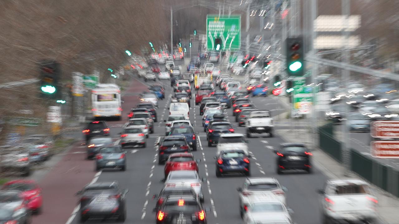 Australijscy kierowcy zostali ostrzeżeni o niejednoznacznych zasadach ruchu drogowego