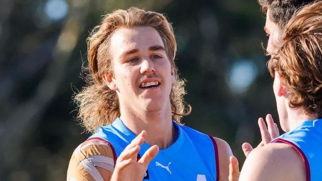 ‘Very sporty family’: Noosa teen with 12 siblings lands dream AFL contract