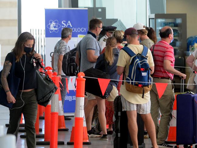 Adelaide Airport, Friday 8 January 2021. People after arriving into Adelaide from interstate lining up at the Adelaide Airport Covid-19 testing station. (Photo Sam Wundke)