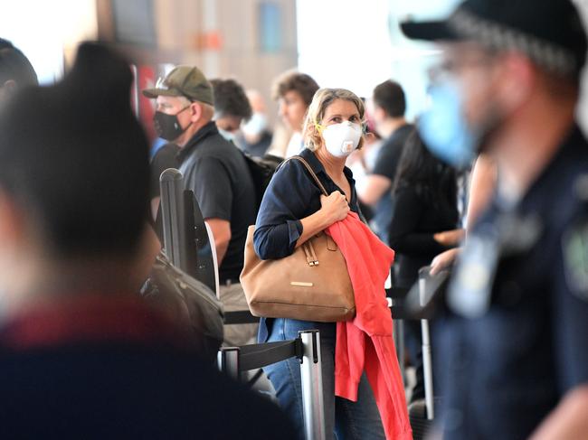 ADELAIDE, AUSTRALIA - NewsWire Photos December 18,  2020: Travellers arriving from Sydney transit through quarantine after landing at Adelaide Airport. South AustraliaÃs borders remain open after COVID19 outbreak in Sydney. Picture: NCA NewsWire / David Mariuz