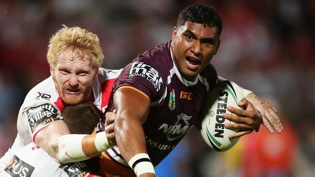 SYDNEY, AUSTRALIA - MARCH 08:  Tevita Pangai of the Broncos is tackled by James Graham of the Dragons during the round one NRL match between the St George Illawarra Dragons and the Brisbane Broncos at UOW Jubilee Oval on March 8, 2018 in Sydney, Australia.  (Photo by Matt King/Getty Images)