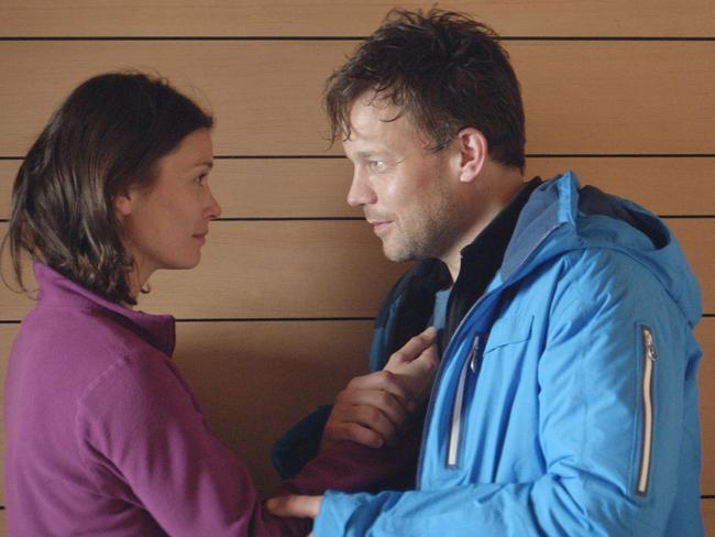 Force Majeure ... Tomas (played by Johannes Kuhnke) and Ebba (Lisa Loven Kongsli) on a family to Les Arcs, a ski resort in the French Alps.