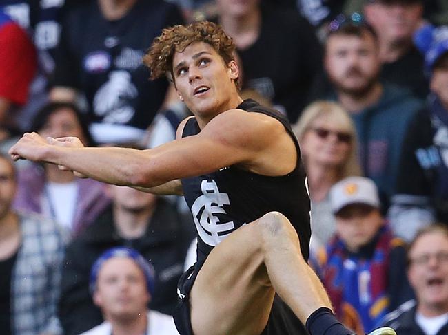 AFL Round 12. 08/06/2019. Carlton v Brisbane Lions at Marvel Stadium, Melbourne.  Charlie Curnow of the Blues snaps at goal  .  Pic: Michael Klein