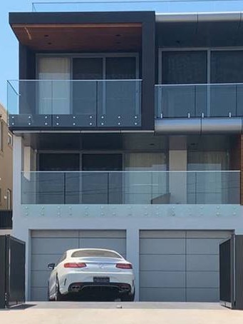 Criminals charged with a large scale fraud and alcohol smuggling racket lost this $4.5 million Sydney home and their $250,000 Mercedes-Benz.