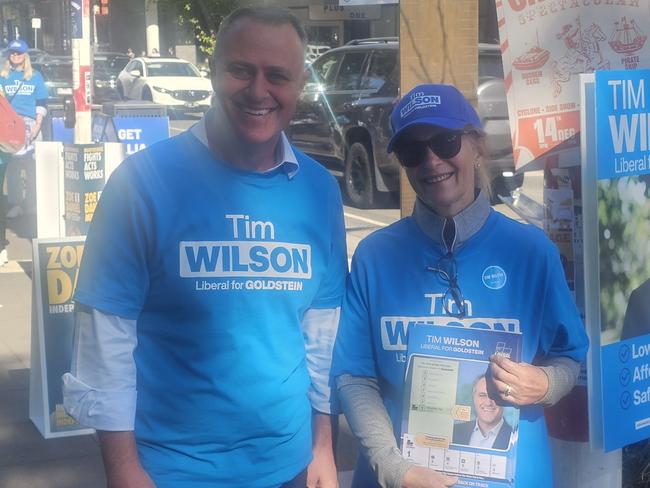 Liberal candidate for Goldstein Tim Wilson with volunteer Vicki Kaplan at Hampton Primary School. Picture: Jordan McCarthy