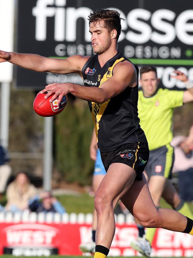 Jackson Edwards kicks away for Glenelg in 2020. Picture: Sarah Reed