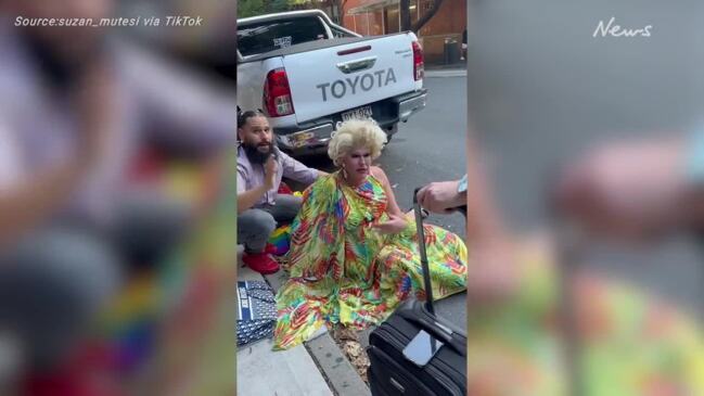 Drag queen rejected by taxi at Mardi Gras