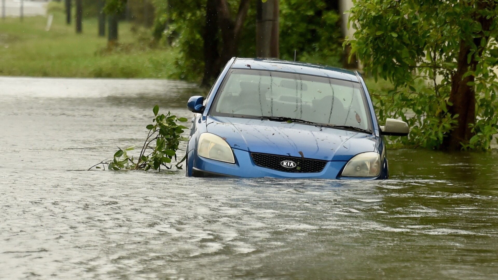 Australian weather: Warnings issued amid deadly Qld floods | The ...