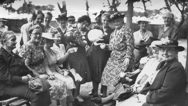 A garden picnic at Williamstown with members of the Woman's Christian Temperance Union Of Victoria. Picture: University of Melbourne Archives