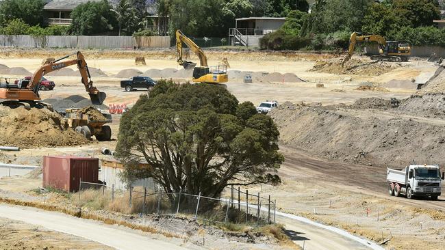 People living near the site of the former Eastern Golf Course now being redeveloped say dust pollution is causing health problems. Picture: Chris Eastman