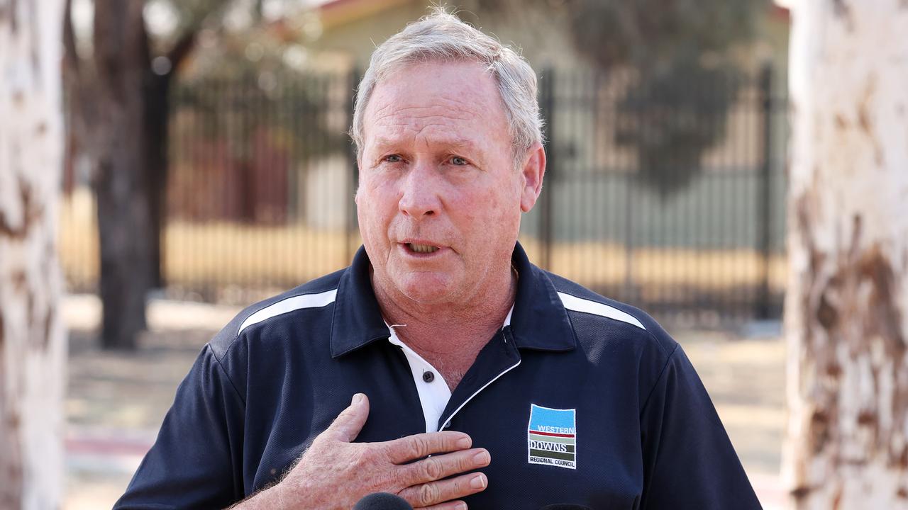 Western Downs Mayor Paul McVeigh, Town hall evacuation meeting, Tara. Picture: Liam Kidston