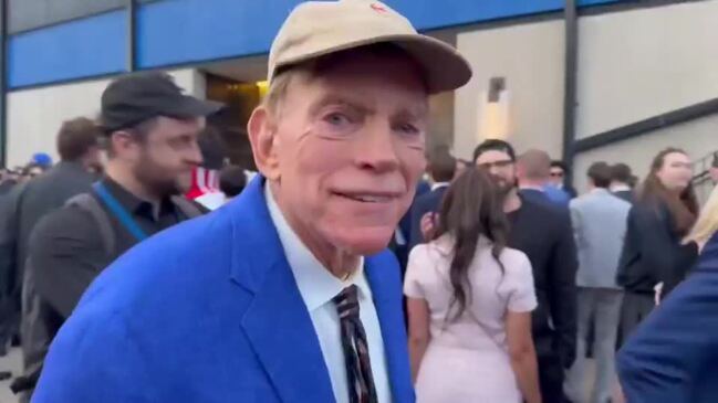 Former KKK Grand Wizard David Duke Attends Protest in Support of Right ...