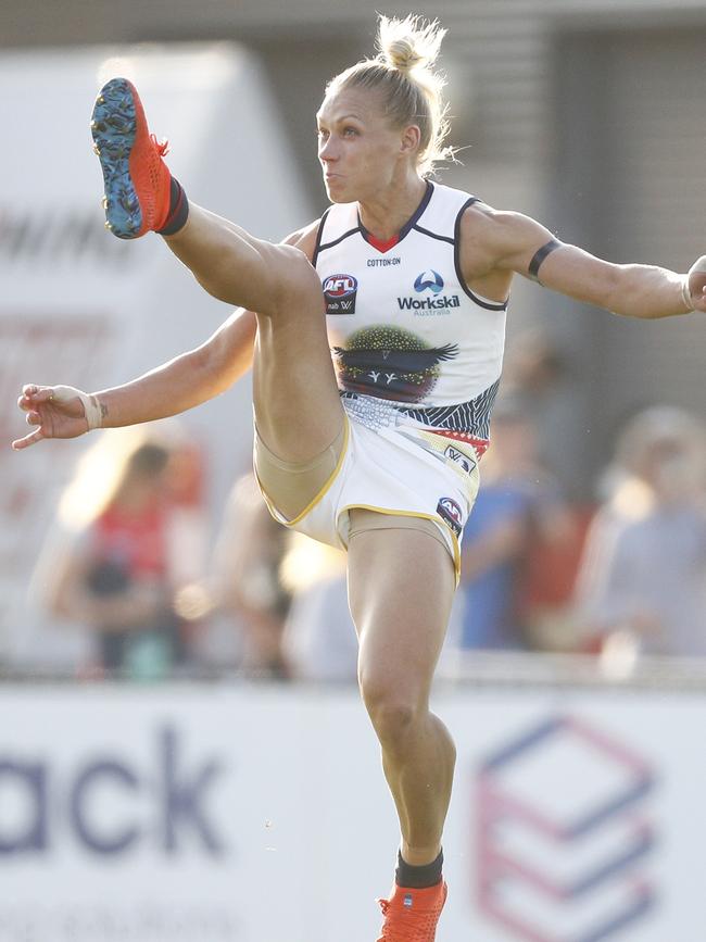 Crows star Erin Phillips … football means kicking goals — end of discussion. 