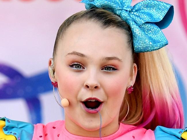 American Nickelodeon and social media star JoJo Siwa performs to young fans at Seaworld on the on the Gold Coast, Monday, July 2, 2018. (AAP Image/Dan Peled) NO ARCHIVING, EDITORIAL USE ONLY