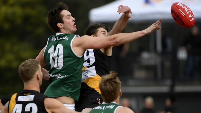 Nathan Howard in action for Greensborough. Picture: Andrew Batsch