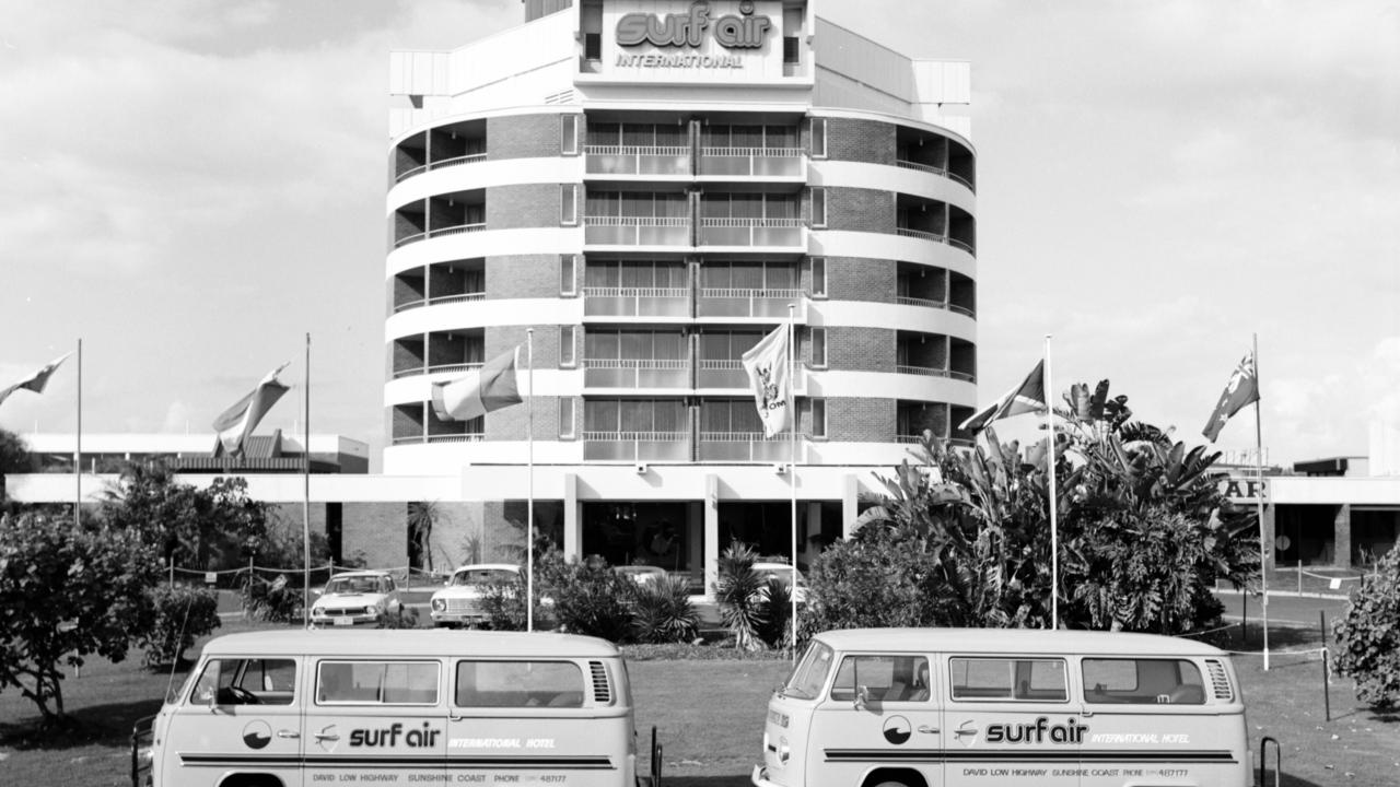 Surfair vans in front of the Surfair International Hotel, David Low Way, Marcoola, August 1980.