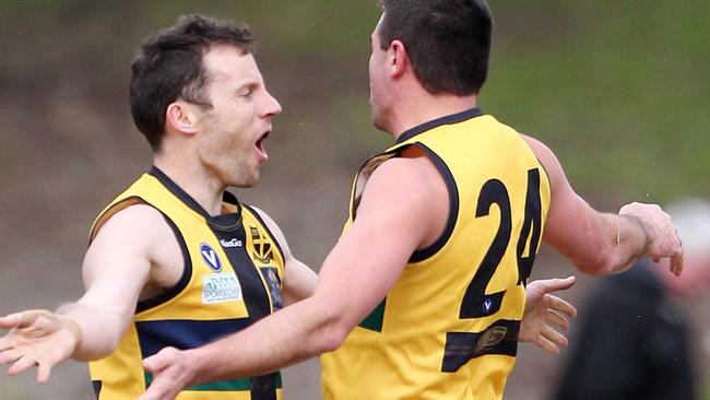 s07pp203 VAFA (Div 2): st marys salesian v old eltham collegians at Ferndale Park, Glen Iris. St Marys Salesian No.24 Mitch Adam No. 17 Alastair Dwyer celebrate a goal. Picture: Sarah Matray