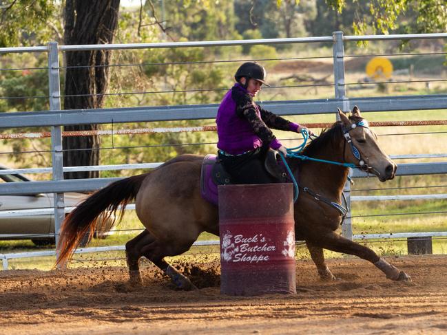 Mel Crosswell riding Dash 4 Cash.