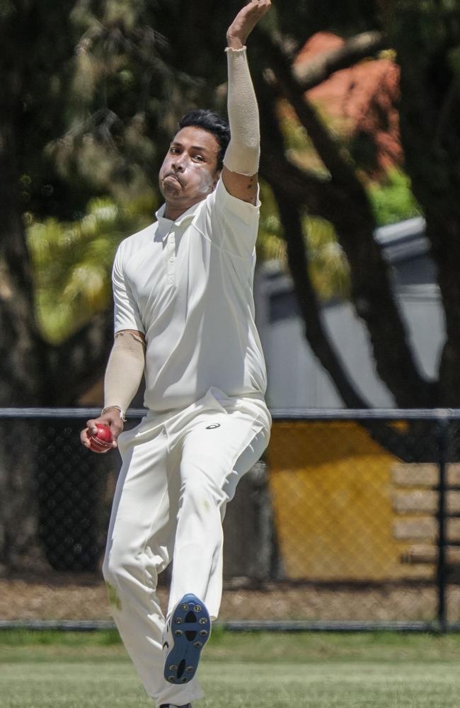 Narre Warren bowler Kasun Balasuriya. Picture: Valeriu Campan