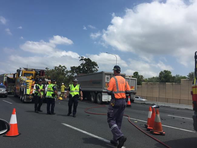 Brisbane Traffic: Two Dead In Horror Crash On Pacific Motorway | News ...