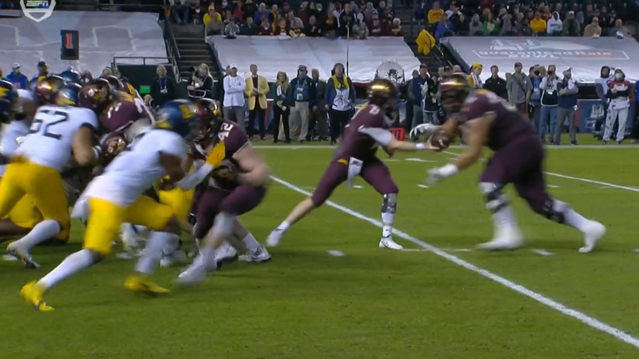 College football 2021: Daniel Faalele scores touchdown in Guaranteed Rate  Bowl, 170kg offensive lineman, NFL draft chances, Minnesota