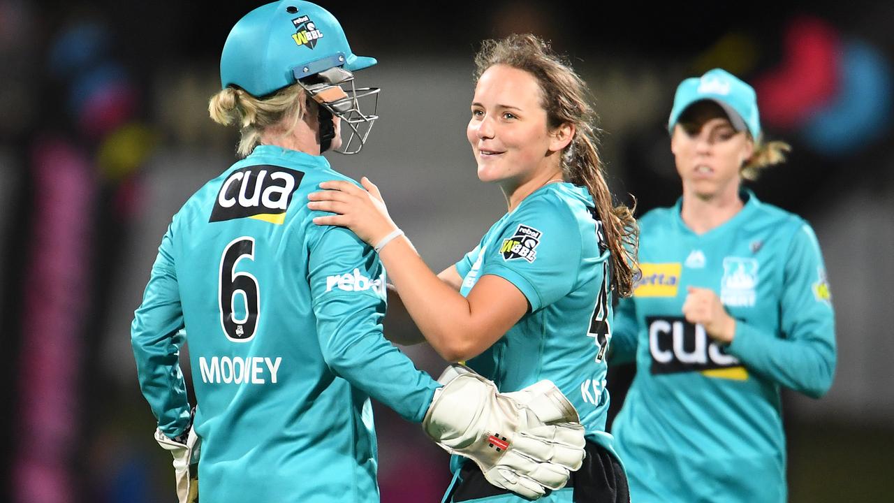 Brisbane Heat versus Melbourne Renegades in WBBL semi-final at Allan ...