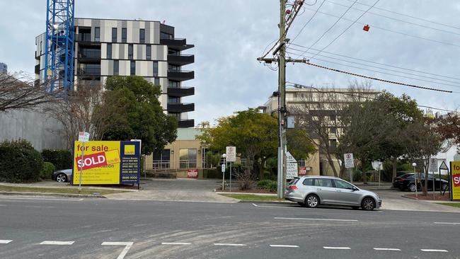 A range of doctors and medical professionals have struck gold in Box Hill, after an established local developer snapped up five separate medical suites on a large landholding, directly opposite Box Hill Hospital for $9.5 million.