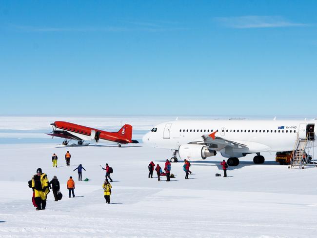 Australia’s current intracontinental link is Wilkins Aerodrome which operates between October and March, closing for six weeks at the height of summer© Greg Barras AAD Australian Antarctic Division