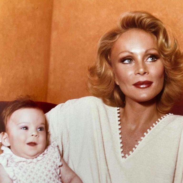 Jocelyn Wildenstein, the early years – with daughter Diane.