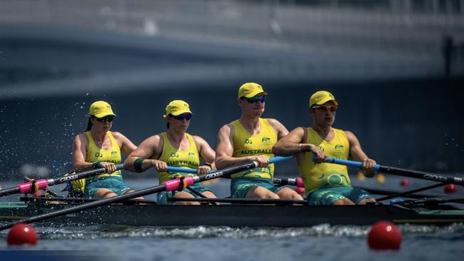 Alexandra Viney (left) competing at the Tokyo Paralympics. Picture: World Rowing