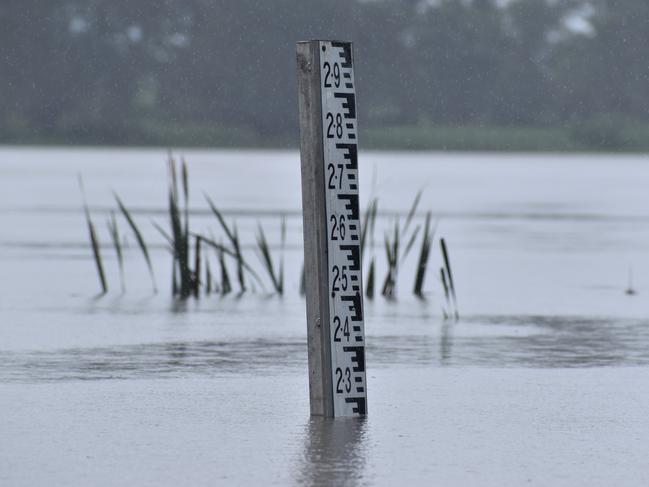 The Clarence River exceeded the 2.1m minor flood level at Grafton in the early afternoon on Wednesday, 16th December, 2020. Photo Bill North / The Daily Examiner