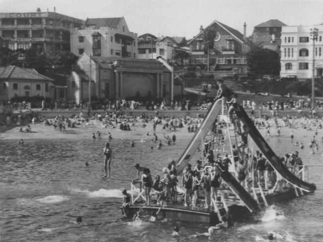 The Manly harbour pool. Photo Northern Beaches Library