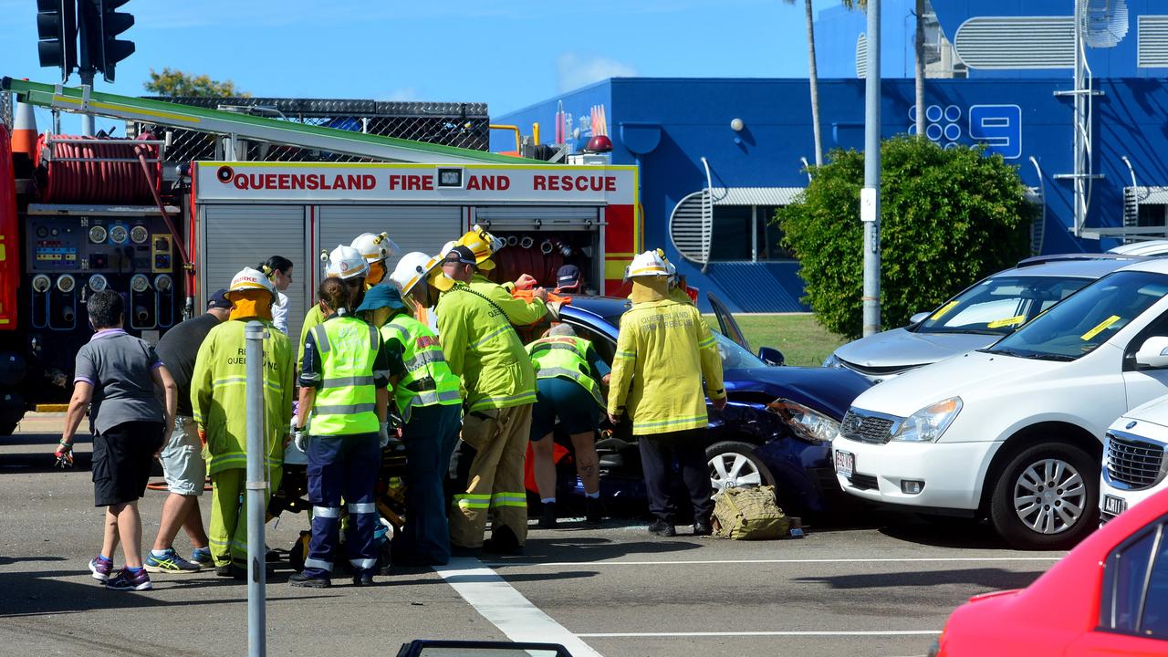 Townsville car crash: Three vehicles crash at Woolcock St and Hugh St