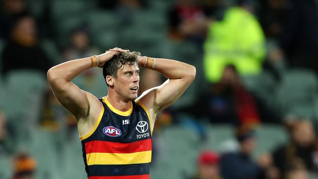 AFL – Tuesday, 11th August, 2020 – Adelaide Crows v Collingwood at the Adelaide Oval. Kyle Hartigan with his hands on his head after another Collingwood goal Picture: Sarah Reed