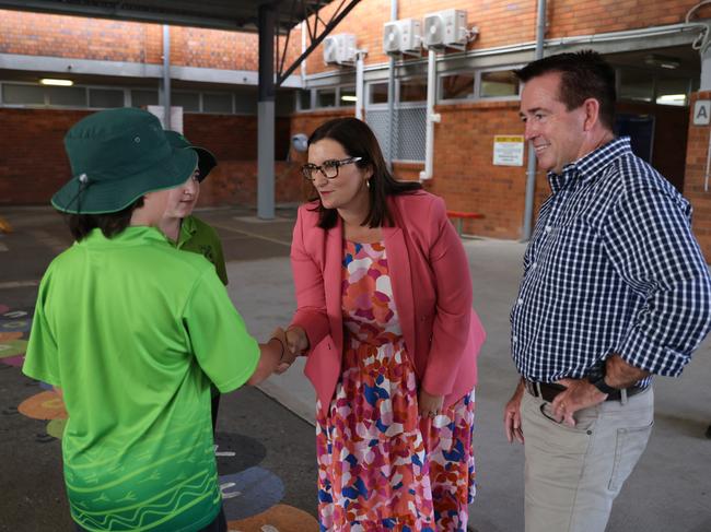 Education Minister Sarah Mitchell and Deputy Premier Paul Toole visiting students at Chatham Public School in Taree. Picture: Supplied