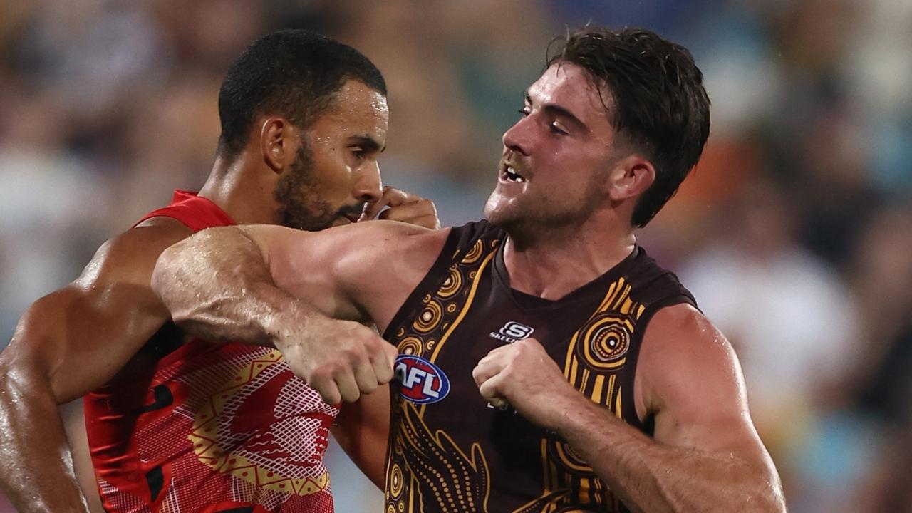 Fierce Hawthorn comeback sets up grandstand finish in Darwin