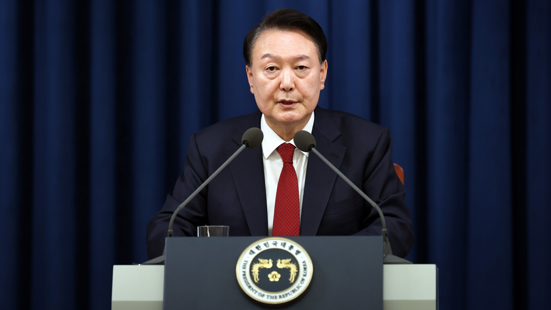 Police undertake second attempt to detain impeached South Korean president